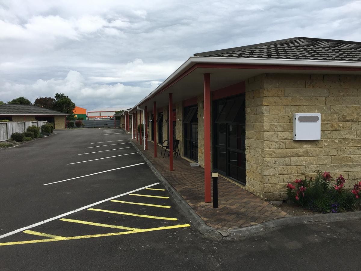 Kiwi Court Motel Hawera Exterior photo